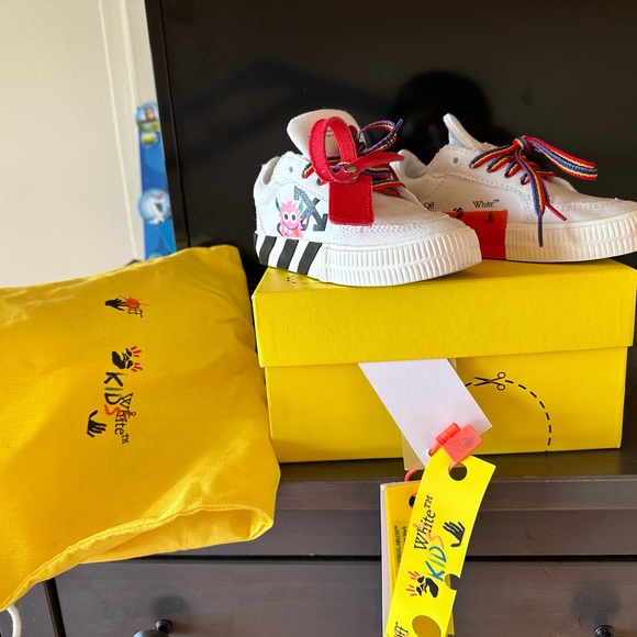 OFF WHITE MONSTER TODDLER SNEAKERS (8c) - Picture 6 of 9